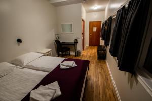 Voodi või voodid majutusasutuse The Vík Inn by Ourhotels toas
