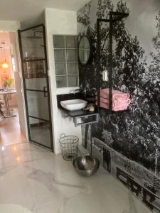 Koupelna v ubytování B&B Bij Bijnen