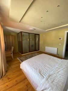 Katil atau katil-katil dalam bilik di Villa Elear