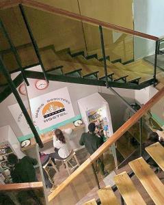A restaurant or other place to eat at Madrid Downtown Hostel