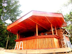 Rõdu või terrass majutusasutuses Mutanda Eco Community Center