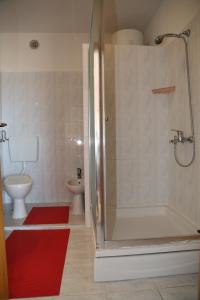 Kúpeľňa v ubytovaní Apartment ELENA 40 m2 with beautiful wide sea views 3 stars + 19 fotografií
