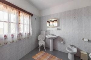 Kúpeľňa v ubytovaní Casa Victor - Apartment Torahy