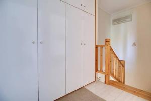 Kép 3 Bedrooms cozy Villa- 150m from the beach! szállásáról Pefkohóriban a galériában