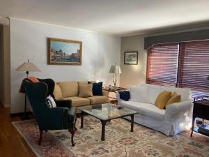 Gallery image of Derinda House in Elizabeth