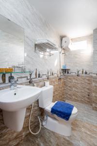 Phòng tắm tại Home River Villa
