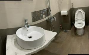 Koupelna v ubytování Thiên Thanh Hotel