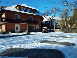 冬天的Gasthof Thünauer