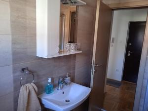 Apartment Srebrni oblak的一间浴室