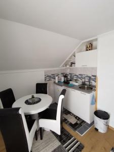 Dapur atau dapur kecil di Apartmani NECA Zlatar