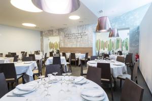 Restaurace v ubytování Hotel Rural Auñamendi