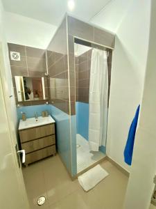 A bathroom at Tarrafal Odyssea