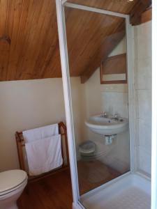 Route 62 B&B tesisinde bir banyo