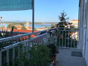 Balkón alebo terasa v ubytovaní Apartment ELENA 40 m2 with beautiful wide sea views 3 stars