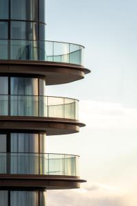 un vicino di un edificio di Ostend penthouse beach view private pool a Ostenda