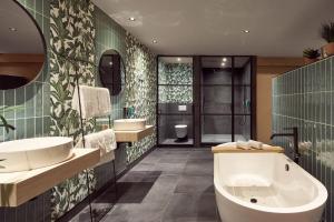 Koupelna v ubytování Van der Valk Hotel Breukelen
