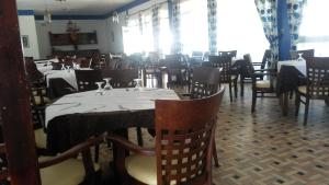 Un restaurant sau alt loc unde se poate mânca la Hotel Al Khaima