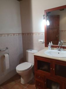 Kúpeľňa v ubytovaní Casa rural, masia antigua restaurada