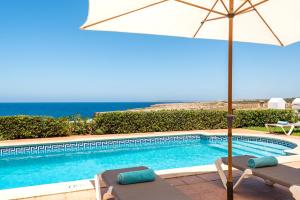 Bazén v ubytování Villa Menorca Sirio by Mauter Villas nebo v jeho okolí