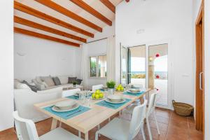 Posezení v ubytování Villa Menorca Sirio by Mauter Villas