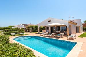 Bazén v ubytování Villa Menorca Sirio by Mauter Villas nebo v jeho okolí