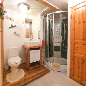 Koupelna v ubytování Aline's Stue, B&B Utskarpen + 33 fotografií