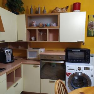 Kuchyňa alebo kuchynka v ubytovaní Iris Casa Vacanze