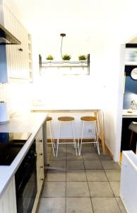 Cucina o angolo cottura di Stunning & unique apt in Culross