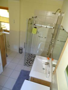 Ein Badezimmer in der Unterkunft Ferienwohnung Morgensonne Kurort Rathen