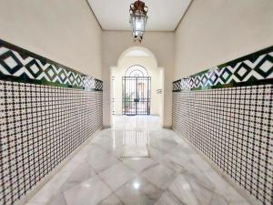Fotografia z galérie ubytovania ATICO DUPLEX ALAMEDA de HERCULES GRAN TERRAZA v destinácii Seville