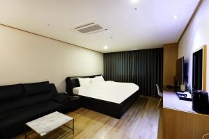 Gallery image of Paju Golden Hill in Paju