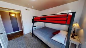 Postelja oz. postelje v sobi nastanitve Red Cliff Condos #1H