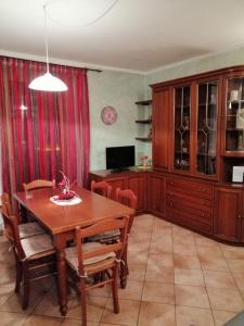 Televízia a/alebo spoločenská miestnosť v ubytovaní Apartment "Casa Maya"