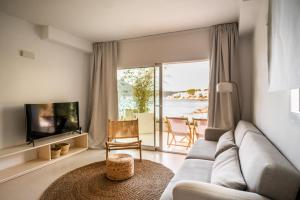 Khu vực ghế ngồi tại JUST EXPERIENCE MALLORCA