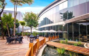 Restaurace v ubytování Crowne Plaza Huizhou by IHG