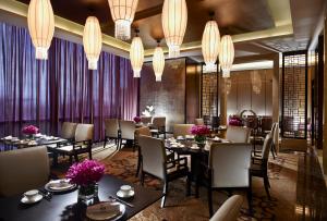 Restaurace v ubytování Crowne Plaza Huizhou by IHG