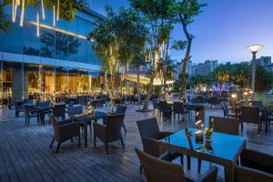Restaurace v ubytování Crowne Plaza Huizhou by IHG