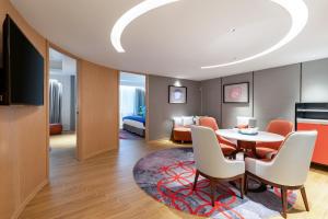 Sjónvarps- og/eða afþreyingartæki á voco Guangzhou Shifu by IHG