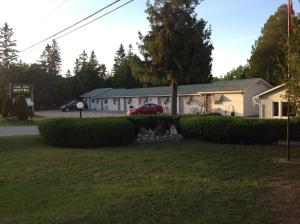Gallery image of Cedar Vista Motel in Tobermory