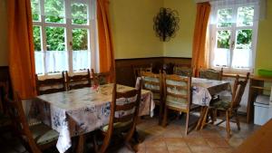 Restoran atau tempat lain untuk makan di Vila Lenka