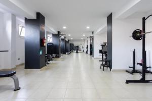 The fitness centre and/or fitness facilities at Home2Book Stunning Apartment Bajamar