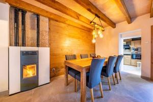 A kitchen or kitchenette at Casa Leon 84 by Sealand Villas
