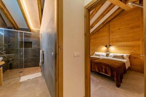 A bathroom at Casa Leon 84 by Sealand Villas