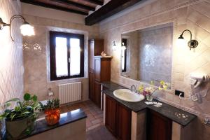 Koupelna v ubytování B&B Le Noci di Feo