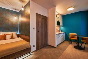 Hotel Alfréd a Hermína的厨房或小厨房