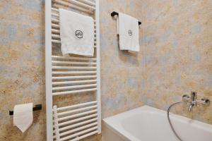 Hotel Alfréd a Hermína的一间浴室