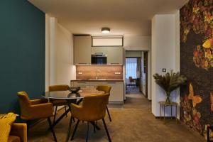 Hotel Alfréd a Hermína的厨房或小厨房