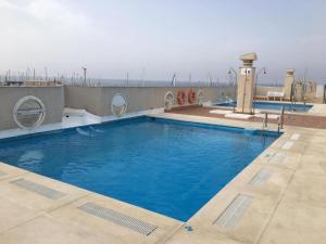 Bazén v ubytování Expoholidays - Apartamentos Puerto Almerimar nebo v jeho okolí
