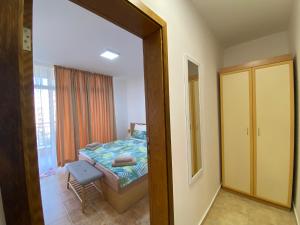 Postel nebo postele na pokoji v ubytování ANITA A 25 Apartment Pool View SUNNY BEACH