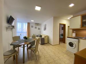 Kuchyň nebo kuchyňský kout v ubytování ANITA A 25 Apartment Pool View SUNNY BEACH